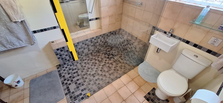 4 Bedroom Property for Sale in Albertinia Western Cape